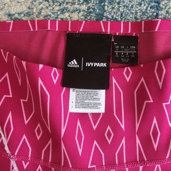 Adidas x Ivy Park Monogram Pink Cycling Shorts - Picture 3 of 5